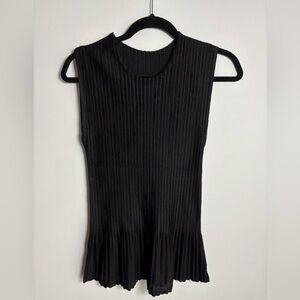 Black Pleated Tank Top S/M Minimal Ribbed Sleeveless Flowy Hem